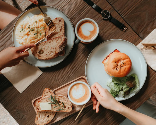 Arta Asocierii: Potrivirea Cafelei cu Mancarea si Vinul Barista Expert